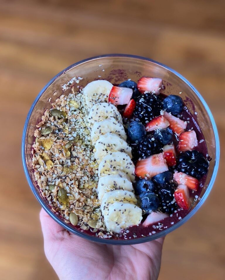Antioxidant Berry Smoothie Bowl with Homemade Granola